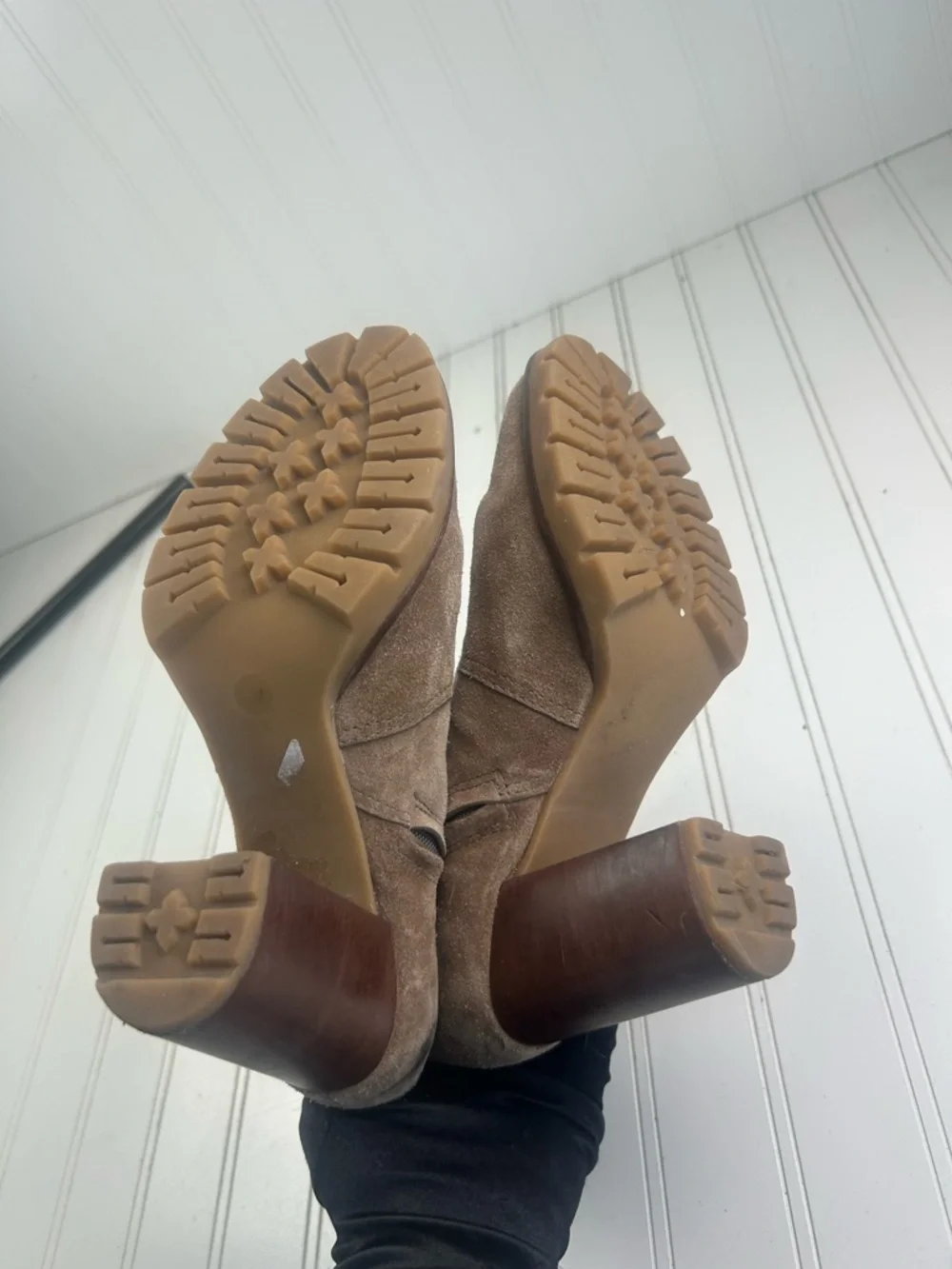 Tory Burch Brown Leigh Suede Lug Sole Booties Women’s Size 7 $400